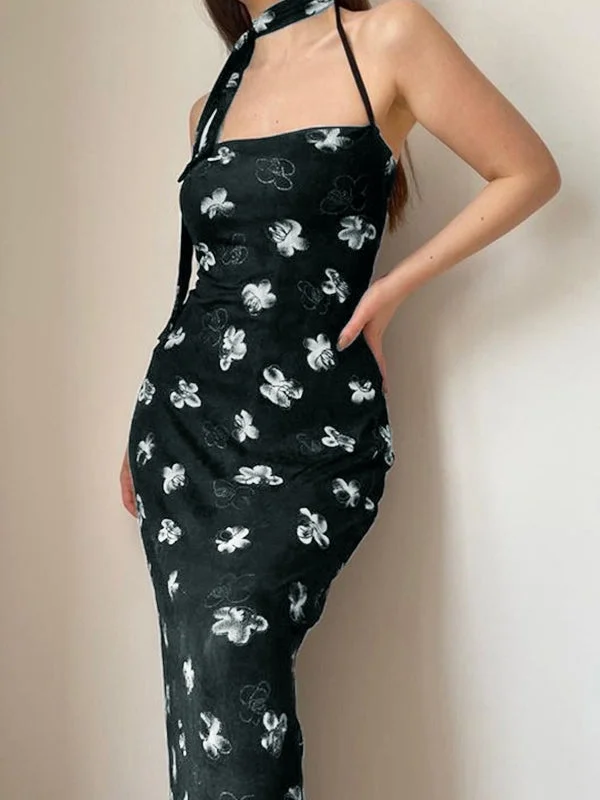 Sleeveless Women Dress in Bright Colors for Summer PartiesBerryBetty - Back Slit Velvet Halter Maxi Dress Sleeveless Women Dress in Bright Colors for Summer PartiesBerryBetty - Back Slit Velvet Halter Maxi Dress