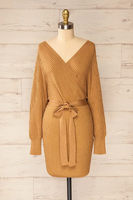 Midi dresses with ruched bodices for a feminine and fitted feelBergame Caramel | Knitted Wrap Dress Midi dresses with ruched bodices for a feminine and fitted feelBergame Caramel | Knitted Wrap Dress