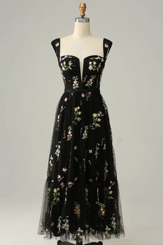 Cocktail dresses with a gathered skirt and a button - down frontA Line Sweetheart Black Long Prom Dress with Embroidery Cocktail dresses with a gathered skirt and a button - down frontA Line Sweetheart Black Long Prom Dress with Embroidery
